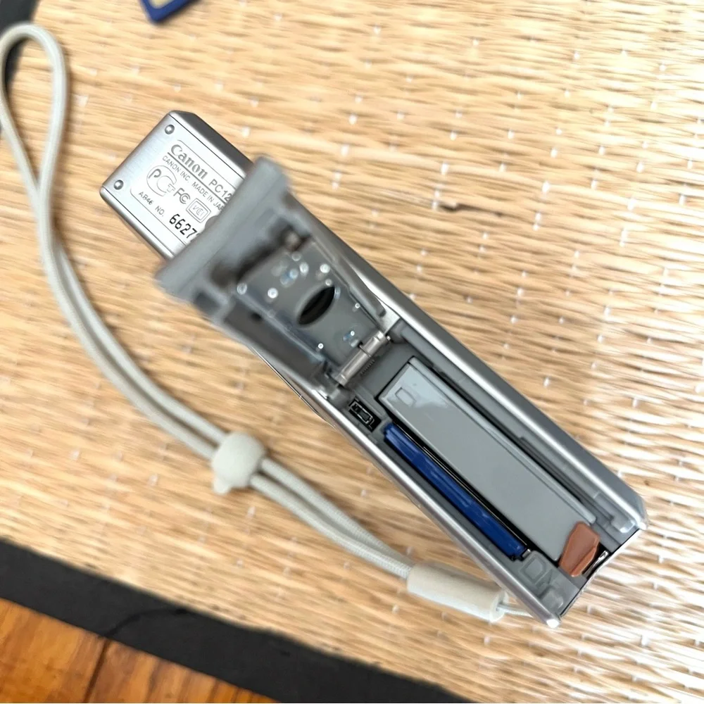 Canon PowerShot SD790 IS 10MP Digital Elph Camera Silver Bundle - Picture 10 of 14